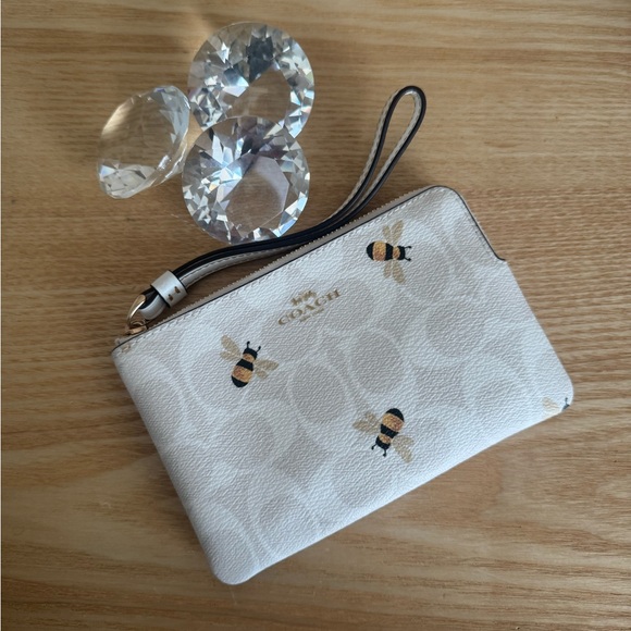 Coach White Wristlet with Bee Design - Picture 1 of 4